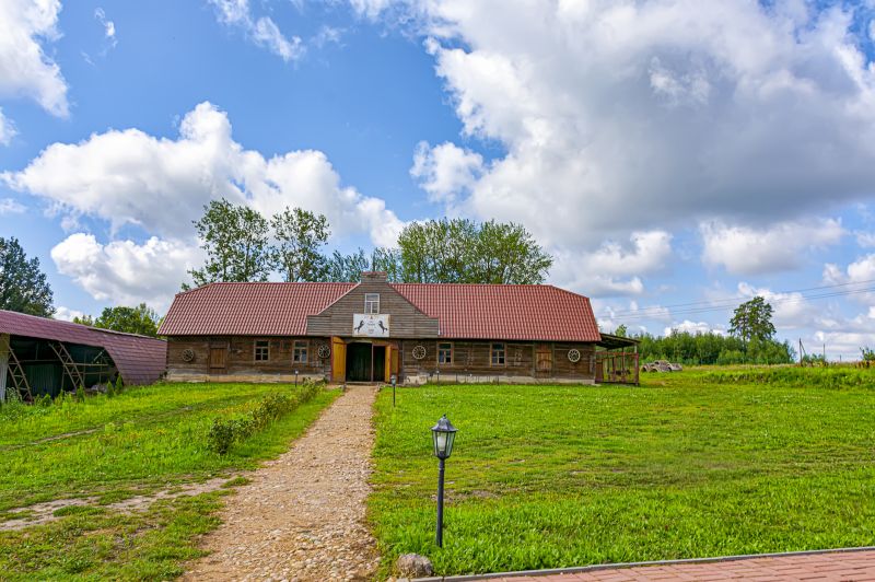 Barn Roof Construction in Cook County, IL